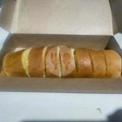 Meses Kacang Roll