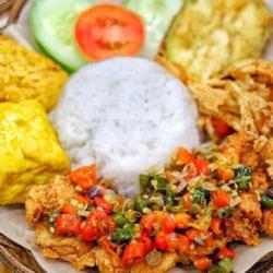 Nasi Ayam Geprek Tempe   Susu Dingin