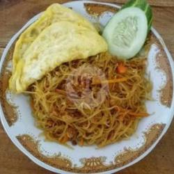 Bihun Goreng Plus Telor Dadar