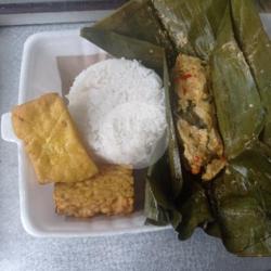 Nasi Botok Udang Tahu Kemangi Tahu Tempe Goreng