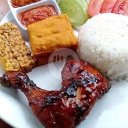 Ayam Bakar Pedas Manis   Nasi   Tahu Tempe ( Potongan Besar )