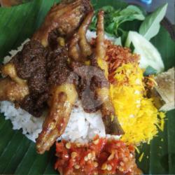 Nasi Kepala Ceker Ayam Bumbu Hitam