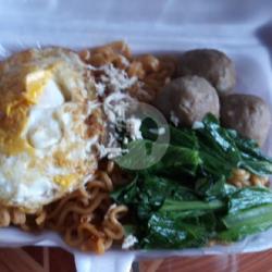 Indomie Hot Jeletot   Telor   Baso