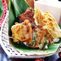 Sego Pecel Ayam Soeroboyo