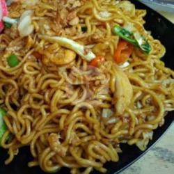 Mie Goreng Pedes Manis