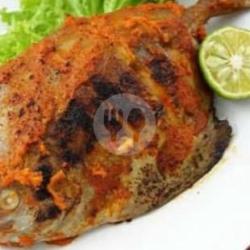 Ikan Bawal Bakar