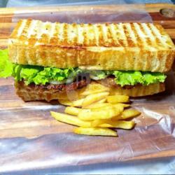 Beef Sandwich French Fries