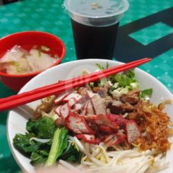 Bihun Pangsit Rebus   Liang Teh