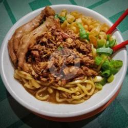 Mie Ayam Maknyus Ceker