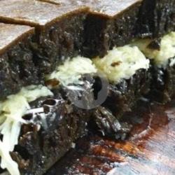 Brownis Keju Kacang