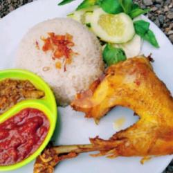 Nasi Uduk Ayam Goreng