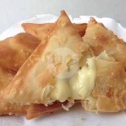 Sambosa Keju