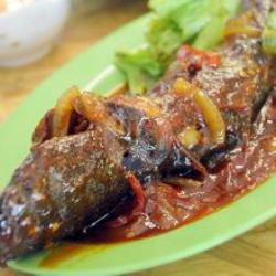 Lele Saos Padang