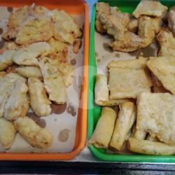 Aneka Gorengan. Tempe. Bakwan. Tahu. Isi.