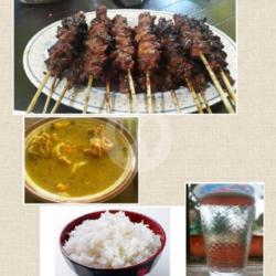 Sate Kambing   Gule Kambing   Nasi   Air Mineral Gelas