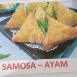 Samosa Kari Ayam