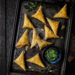 Samosa Daging Sapi (10 Pcs)