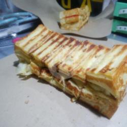 Roti Bakar Stroberry   Coklat