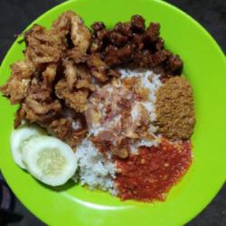 Nasi Uduk Bumbu Rendang   Ayam Remuk.