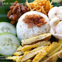 Nasi Uduk Abon, Kentang, Tempe, Telur Dadar Suwir