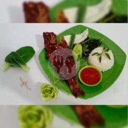 Lalapan Ikan Merah Bakar   Es Teh