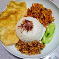 Nasi Ayam Suwir Kemangi
