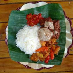 Nasi Gudeg Krecek Telur Pindang