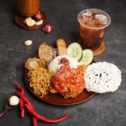 1 Paket Nasi Special Ayam Geprek   1 Ice Tea