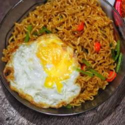 Indomie Goreng, Telor Cabe Rawit Gratis Teh Tawar