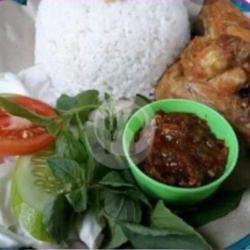 Nasi Ayam Gepuk  Tempe/ Tahu  Lalap  Sambal