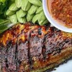 Ikan Kuwe Janda Muda ( Goreng Saus Padang)