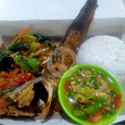 Paket Nasi Lele Pecak Haji Rusli