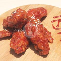 Yangnyeom Tongdak (spicy Korean Wings)