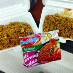 Indomie Goreng Pedas Nyemek