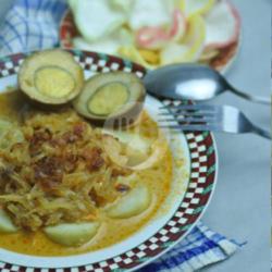 Lontong Sayur  Betawi Semur Telur