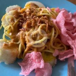 Lontong Mie Kuah Kacang