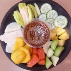 Rujak Manis Buah Melimpah Ruah