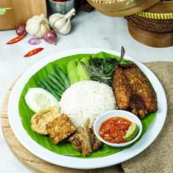 Nasi Tempong Lele