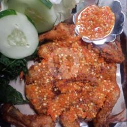 Ayam Goreng Utuh Penyet