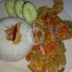 Nasi Uduk Ayam Geprek Sambal Matah