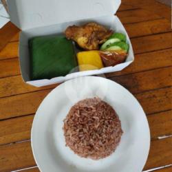 Paket Nasi Merah Ayam Goreng