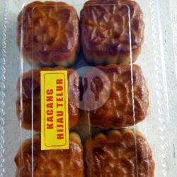 Kue Bulan Kacang Hijau Telur