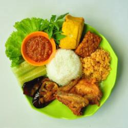 Nasi Tempong Dada Ayam Kampung