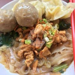 Kwetiaw Yamin Bakso Pangsit