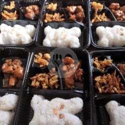 Nasi Bento Rica Rica Ayam   Oseng Tempe   Kremes