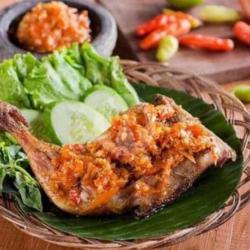 Ayam Penyet Kalasan