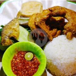 Nasi Tempong   Ayam