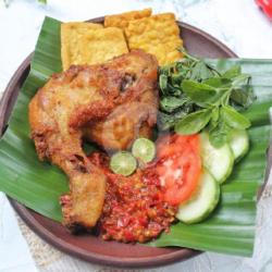 Nasi Penyetan Ayam Paha Bawah