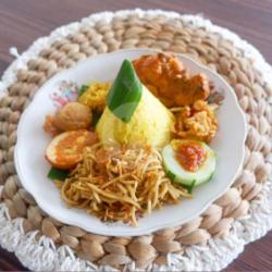 Nasi Kuning Ayam