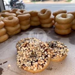 5 Donat Kentang Kacang